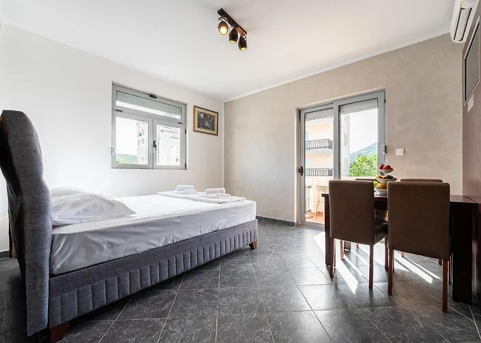 Delfin Apartments